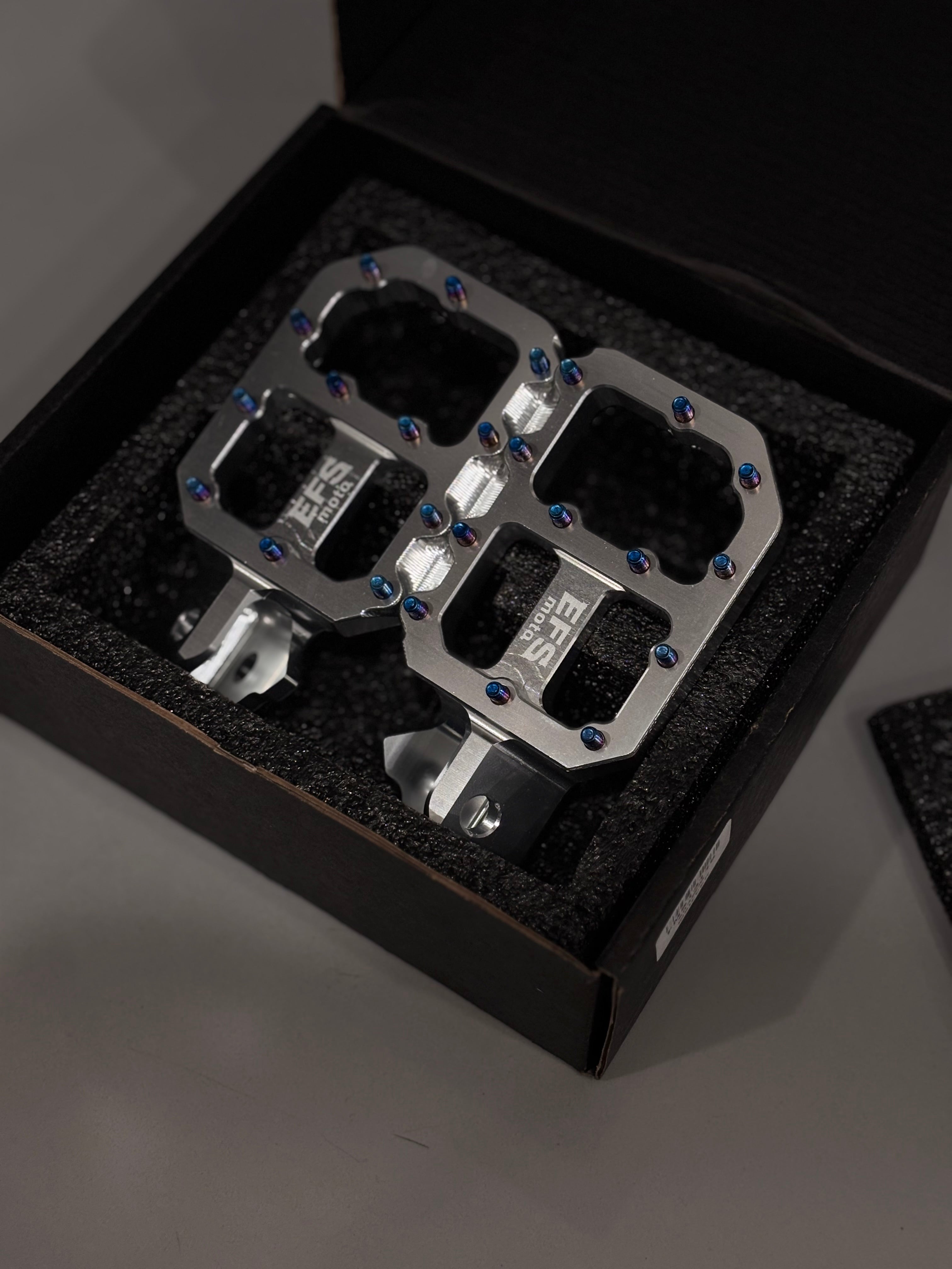 EFS wide pegs with titanium pins